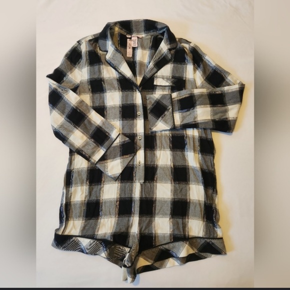 Great condition Victoria's Secret PJs with belt - Picture 1 of 1